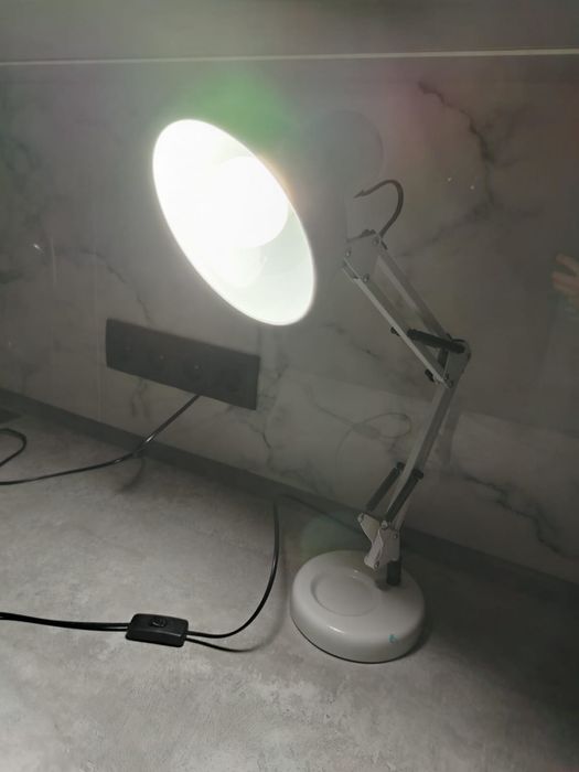 Продам лампу дешево