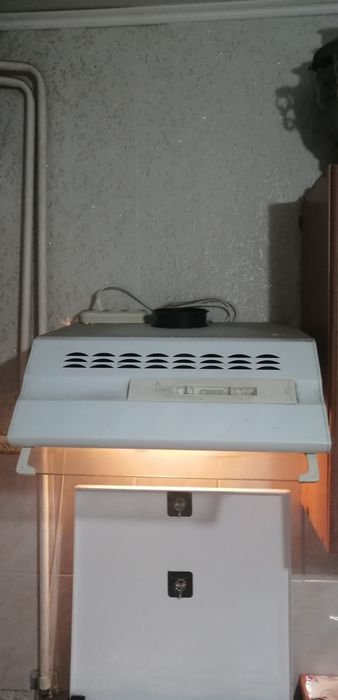 Продам  вытяжка.