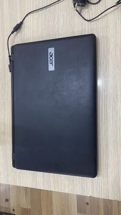 Acer noutbook yaxshi holatda
