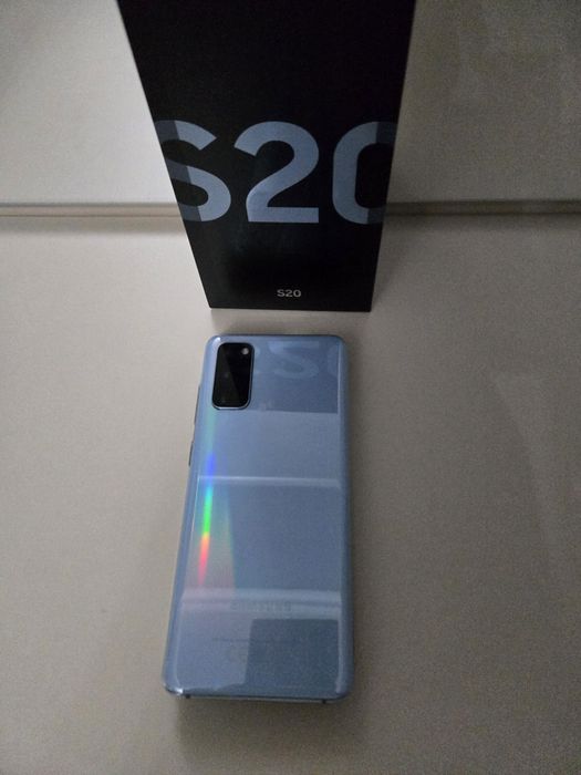 Продам Samsung Galaxy S20