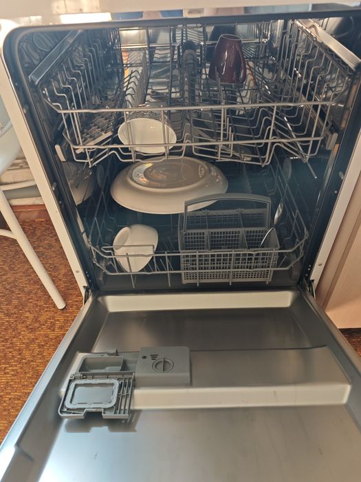 Продам посудомоечную машину Media