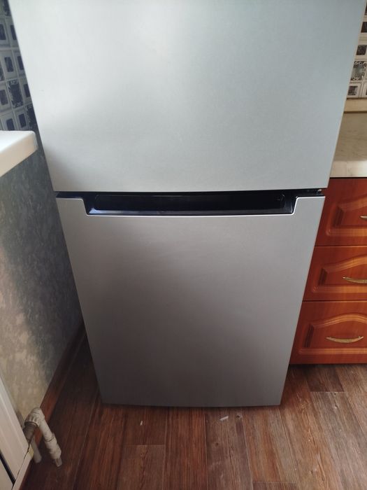 Холодник indesit