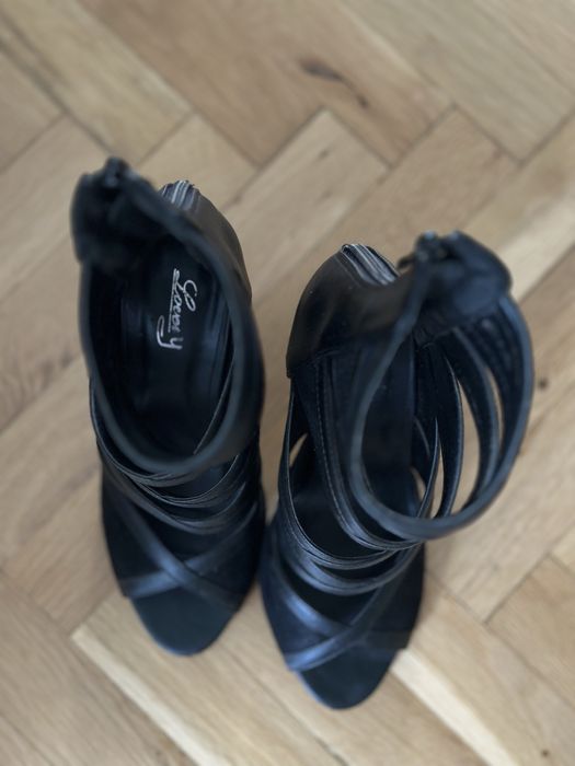 Черни обувки с ток. 11см ток