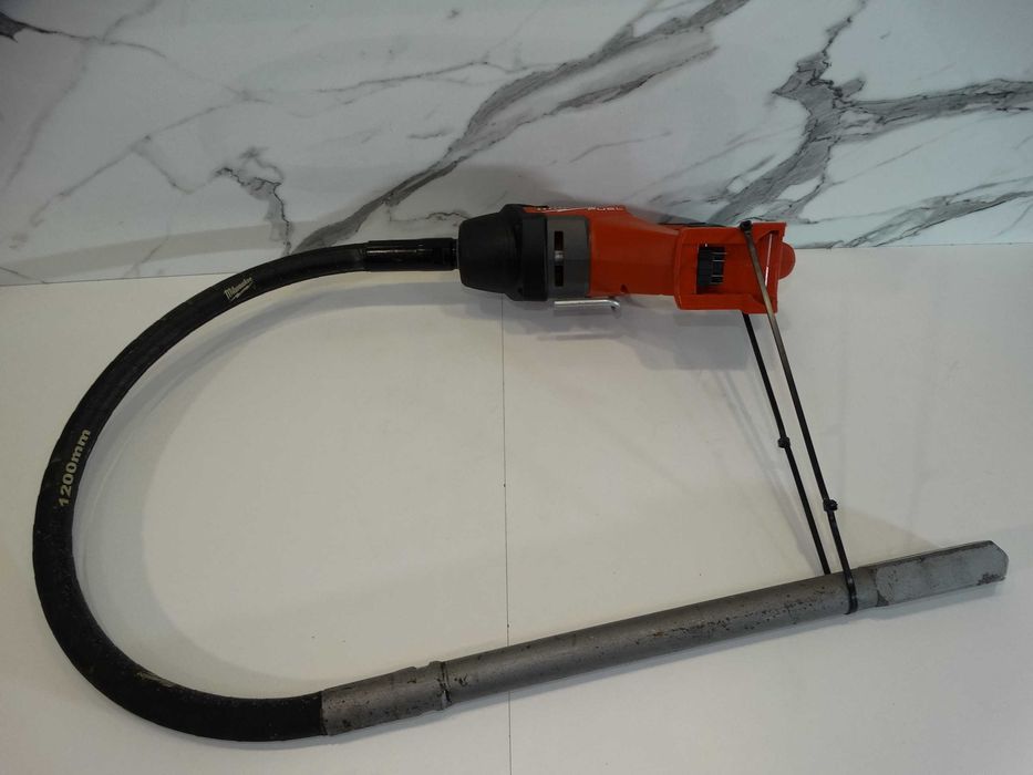 2024 - Milwaukee M18 FCVN12 - Акумулаторен вибратор за бетон