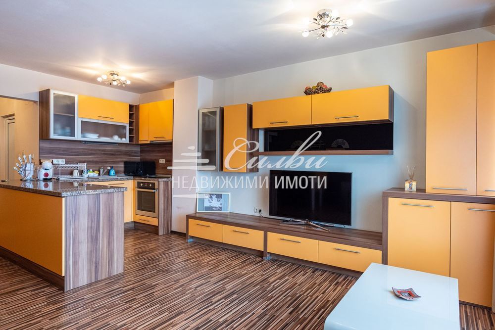 Дава се под наем Двустаен апартамент в Шумен, Пазара - 75 кв.м за 382.5 € - Снимка #3