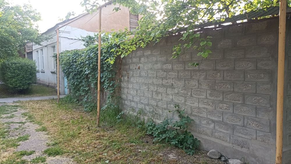 Продаётся земельный участок с домом в Миробадском районе