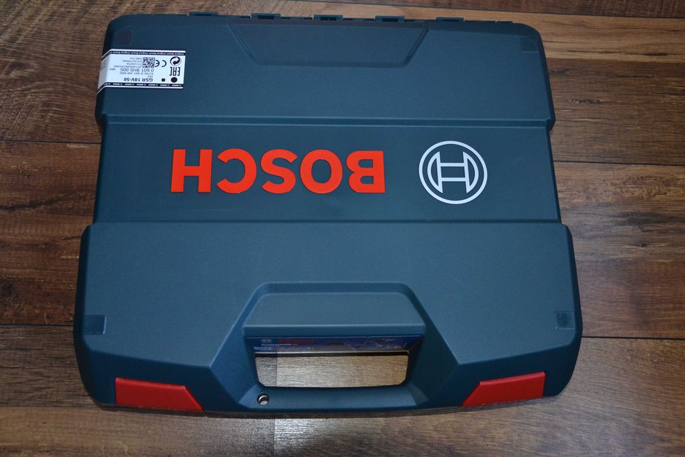 Нови Куфари и Чанти Bosch