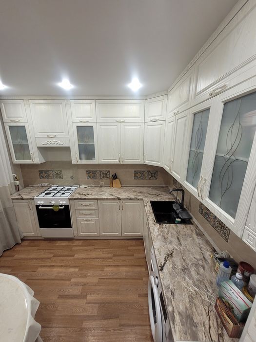 Продам кухонный гарнитур, фасад МДФ,  3 м