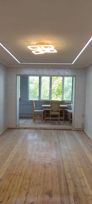 2/4/4 метро Буюк Ипак Йули,Максим Горький,KFC,Max Way,кирпич,балкон2*6