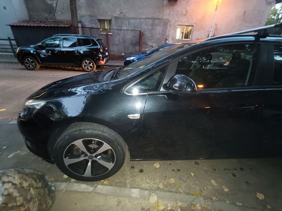 Opel Astra J Sports Tourer 1.6 CDTI 136 CP • Euro 6 • Infinity Sound •