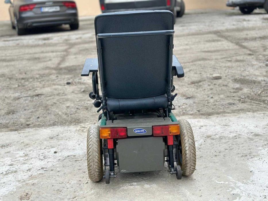 Акумулаторна инвалидна количка Invacare  Инвалиден стол