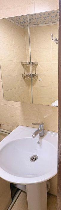 Продам шкафчик с зеркалом