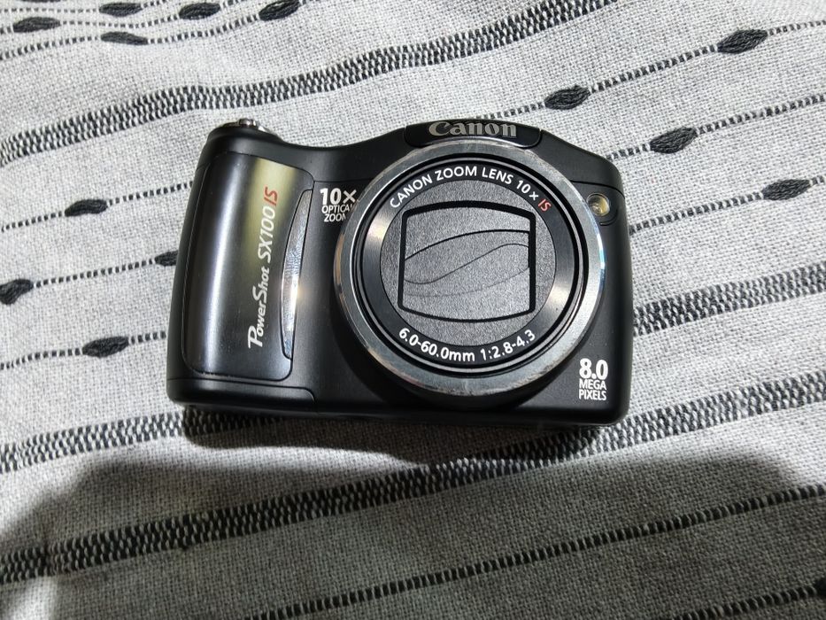 Canon PowerShot SX100 is