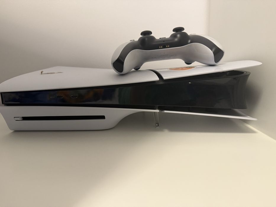 Vand Ps 5 aproape nou folosit foarte putin