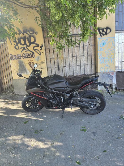 Honda CBR 650 R 2025 e-clutch