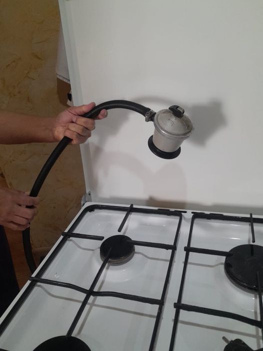 Продам газ плиту