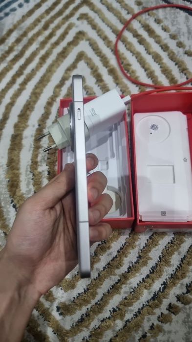 OnePlus ace 5 16/512 gb obmen honor 400 pro,poco f7 pro, Xiaomi14t pro