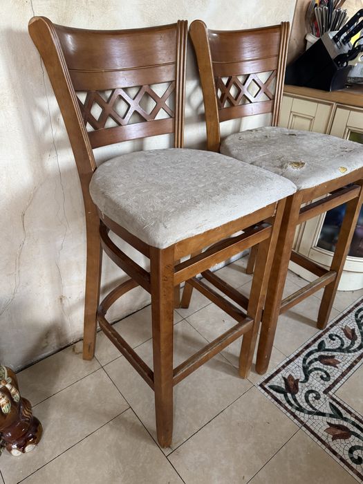Дървени бар столове