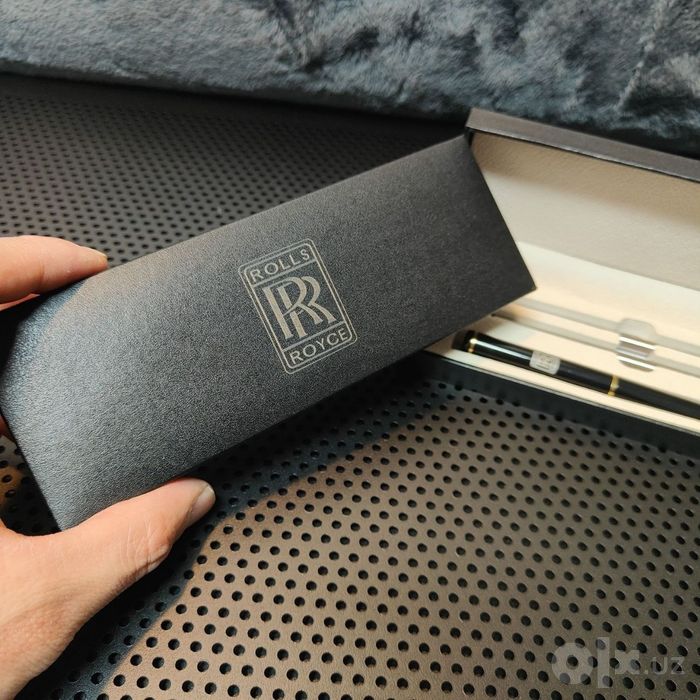 Ruchka Mercedes va Rolls-Royce