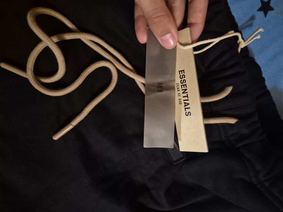 Pantaloni scurți Essentials negri