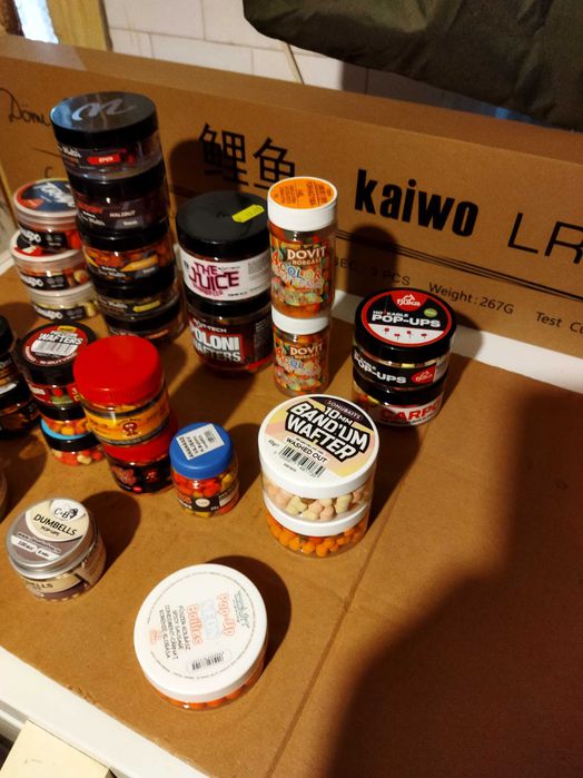 Momeli pescuit diverse 40 cutii . Preti FIX !!!