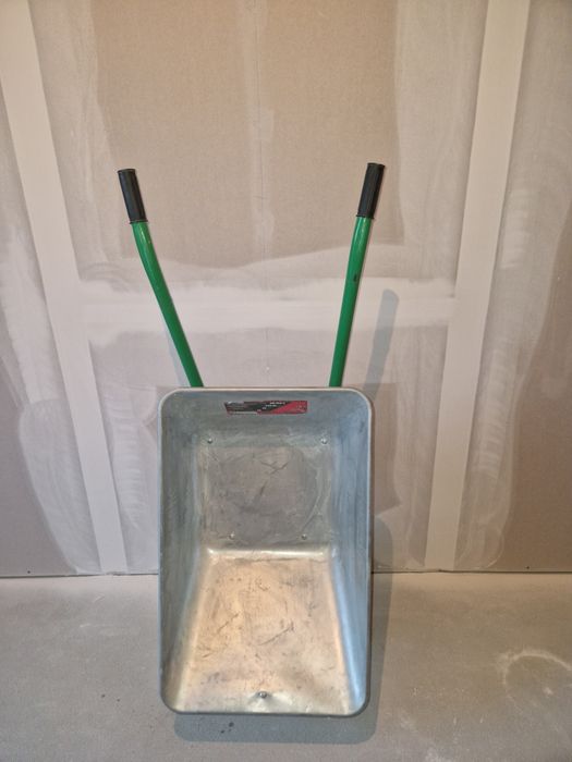 Тачка садовая б/у