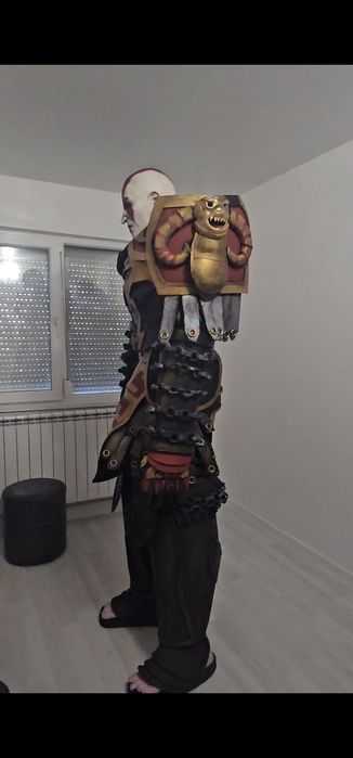 Vand costume robot kratos