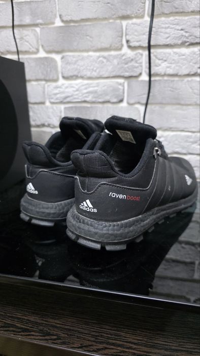 Оригинальные кроссы adidas