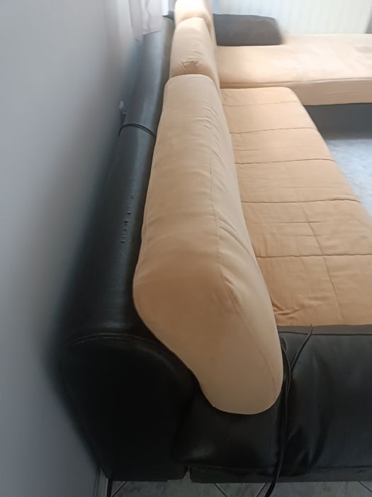 Голям диван с лежанка