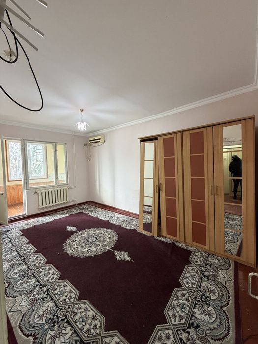 Юнусабад 11 квартал. Продается  квартира  3/3/4