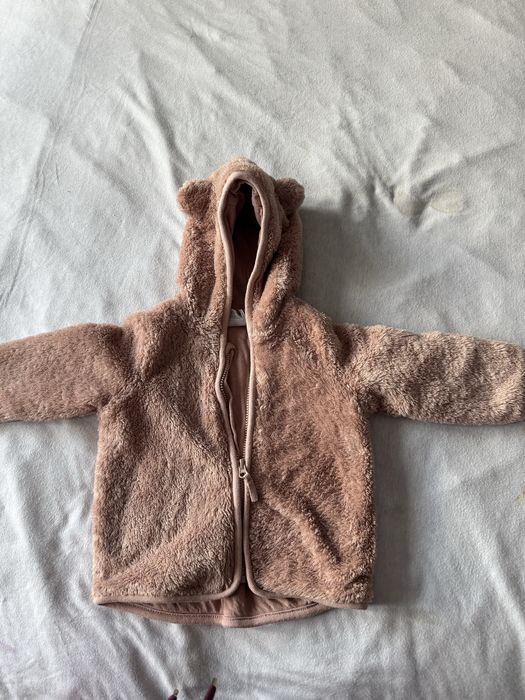Jachetă pufoasă H&M cu urechiușe, roz pudrat, 68 cm