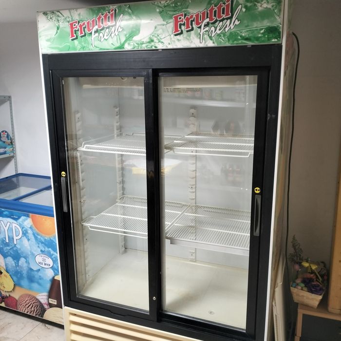 Vitrină frigorifica