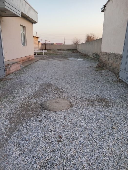 Biznes uchun shahar markazi yo'l chetida 16 sotix bino joy sotiladi