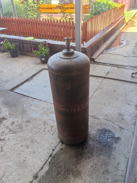 Продам газовый баллон б/у