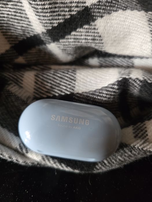 Продам наушники galaxy buds plus