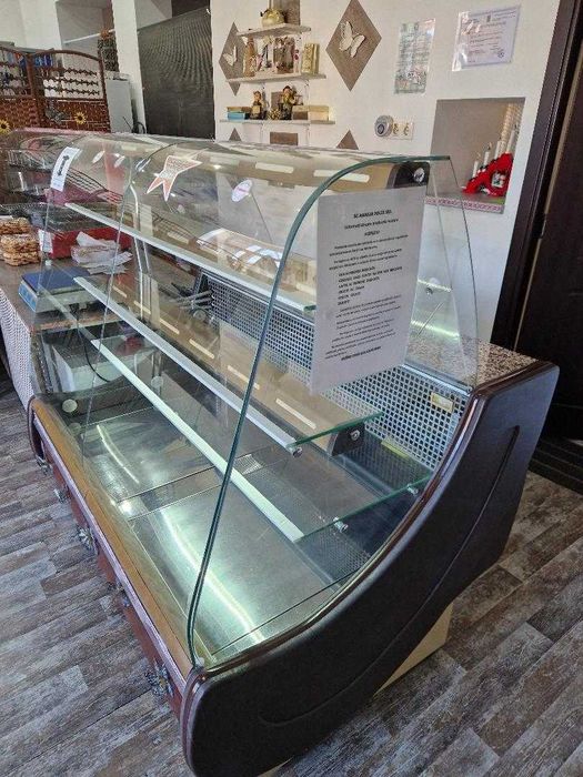 Vand vitrina frigorifica pentru cofetarie