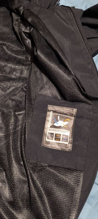 Яке / ветровка Under Armour  Jacket