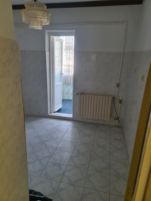 Vand apartament zona H-uri