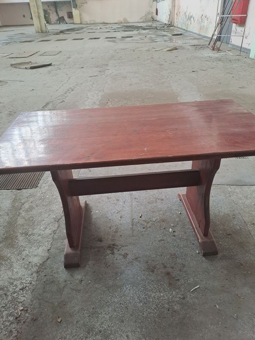 Продавам дървени маси с пейки тип Бавария