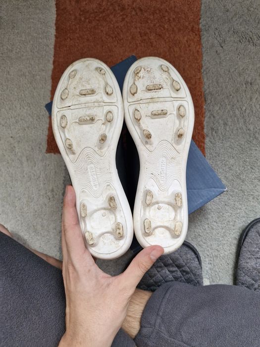 Детски футболни бутонки kipsta