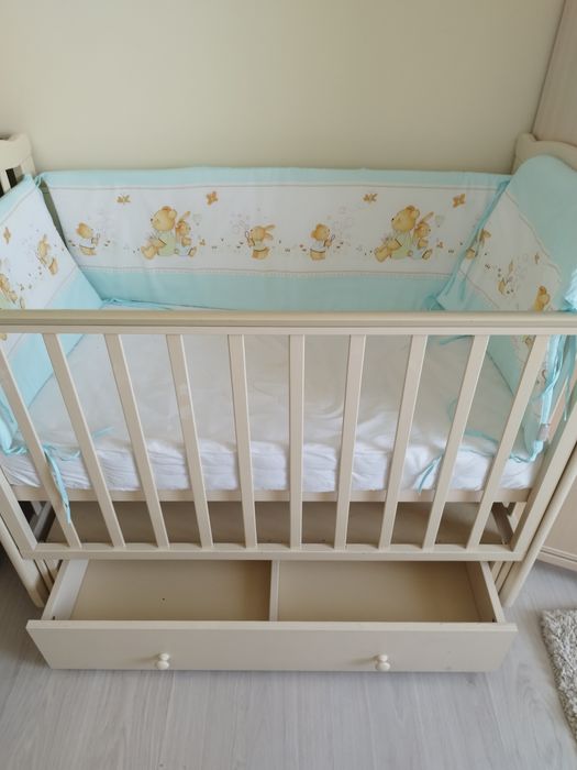 Продам детскую кроватку