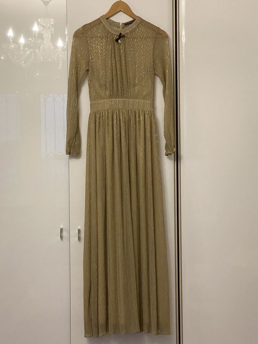 Платья вечерние