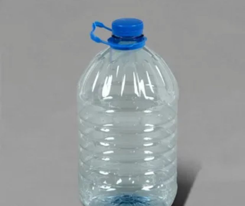 Продам 5 л баклашку