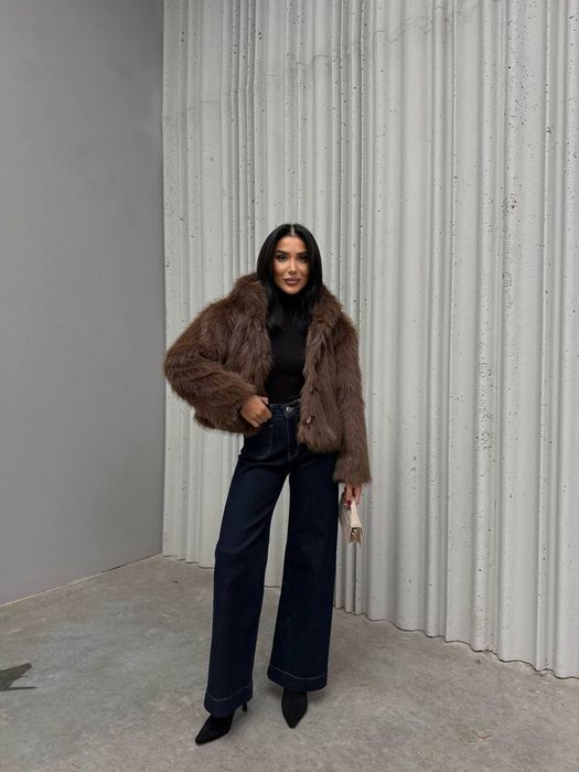 Готино палтенце от еко косъм налично в размер М  и L