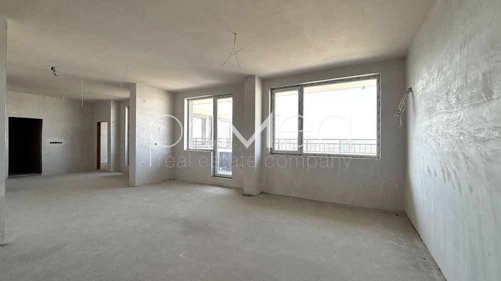 Продава се Многостаен апартамент в Бургас, Славейков - 260 кв.м за 828 €/кв.м - Снимка #1