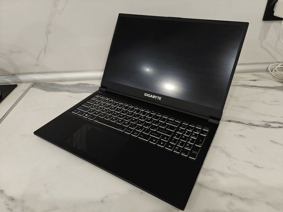 Ноутбук Gigabyte