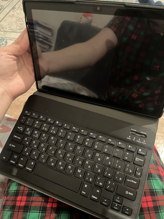 Планшет с клавиатурой для учебы