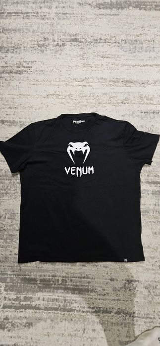 Tricou Venum ca nou