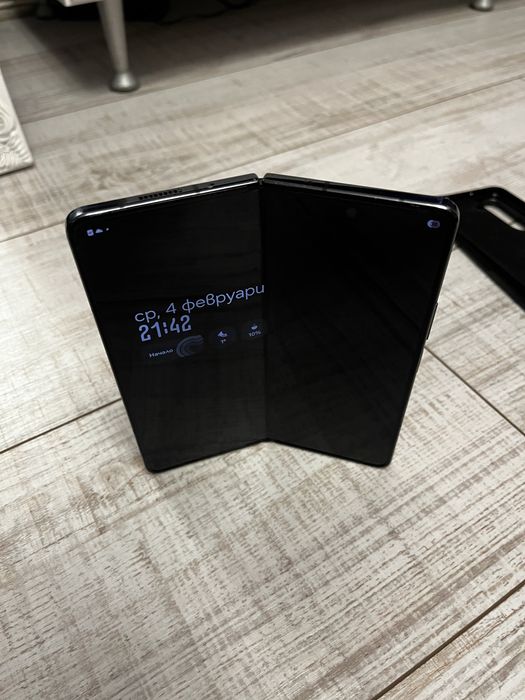 Samsung galaxy Z fold 5 256gb.