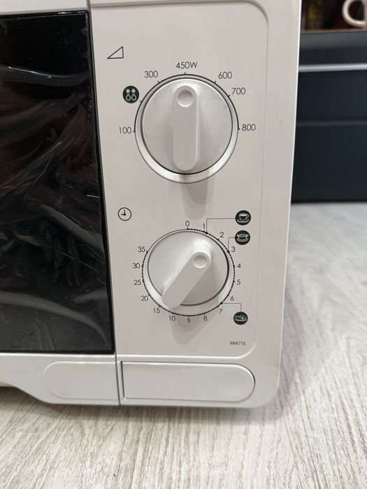 Микровълнова фурна Samsung MW71E